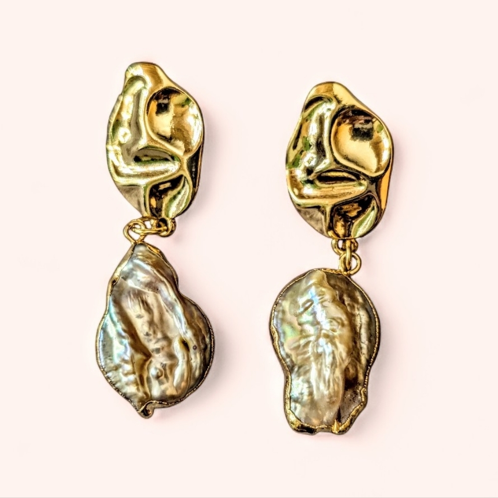 Baroque Pearl With Metallic Golden Earrings